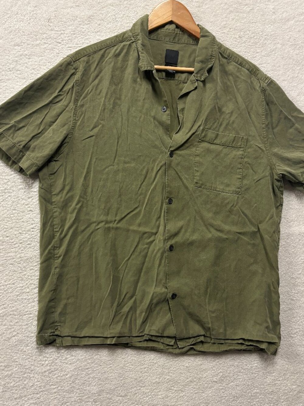 H&M Shirt Men's Large Slim Fit Olive Green Short Sleeve Viscose Lyocell Button